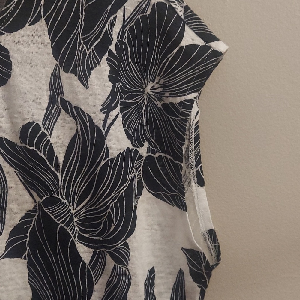NWT TAHARI 100% Luxe Linen Black And White Floral Back Button Down Pullover Top - Picture 5 of 11